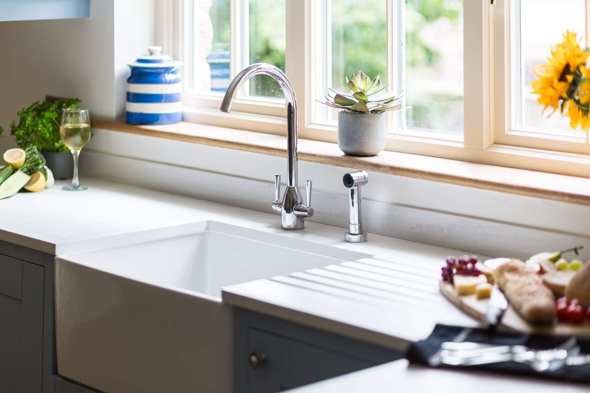 The Belfast sink lends a country feel to the kitchen.