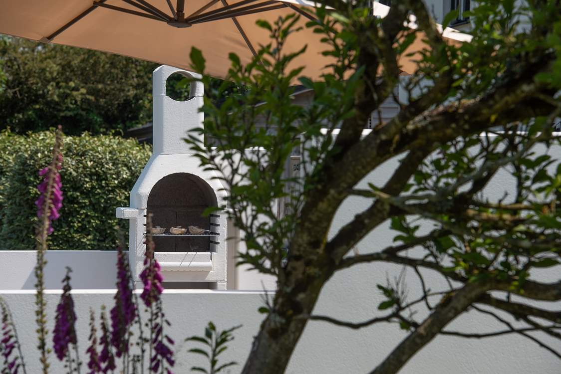 Cooking and dining in the great outdoors is a real treat at The Glebe.