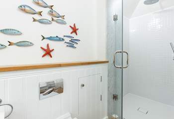 The handy separate shower cubicle. 