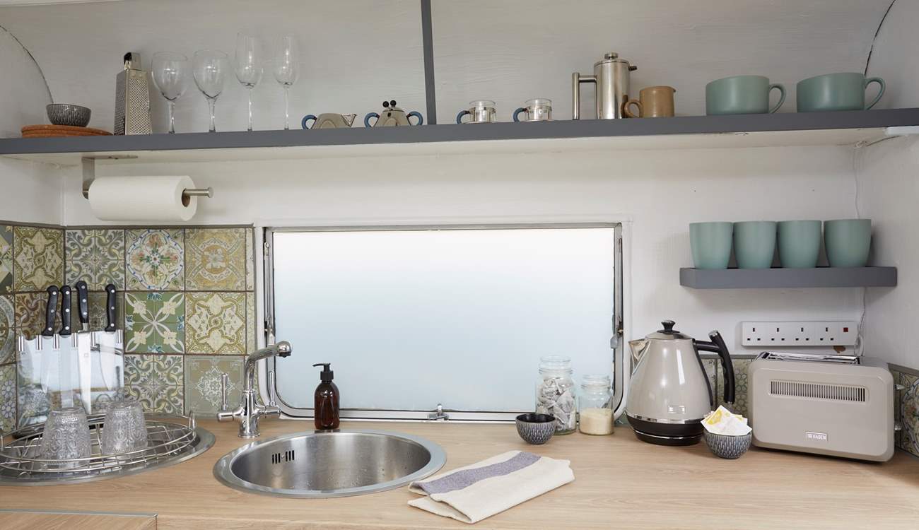 Beautifully presented and well-equipped with all the essentials. 