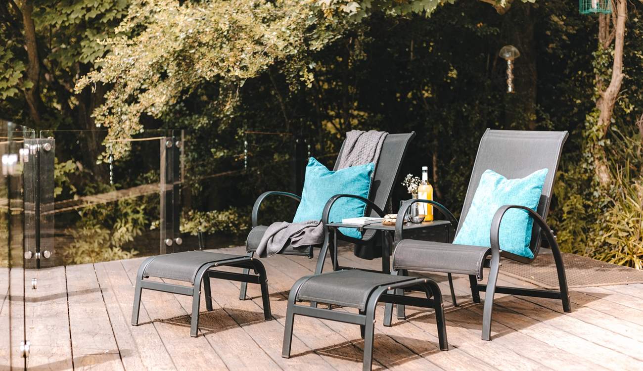 A lovely little suntrap, so you can soak up the rays on a blissful summer's day. 