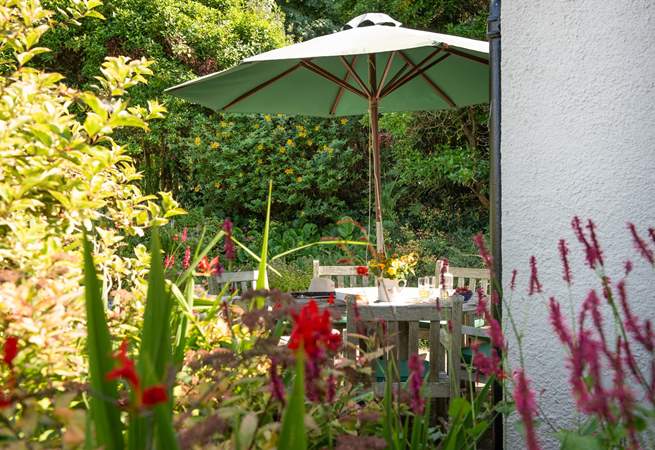 A wonderful spot to sit out and enjoy meals al fresco style.