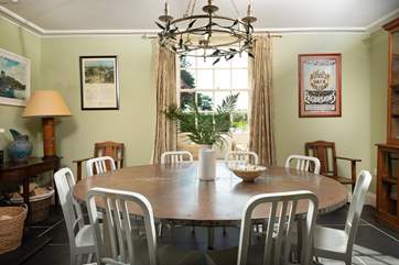 Enjoy leisurely holiday meals gathered around the dining-table.