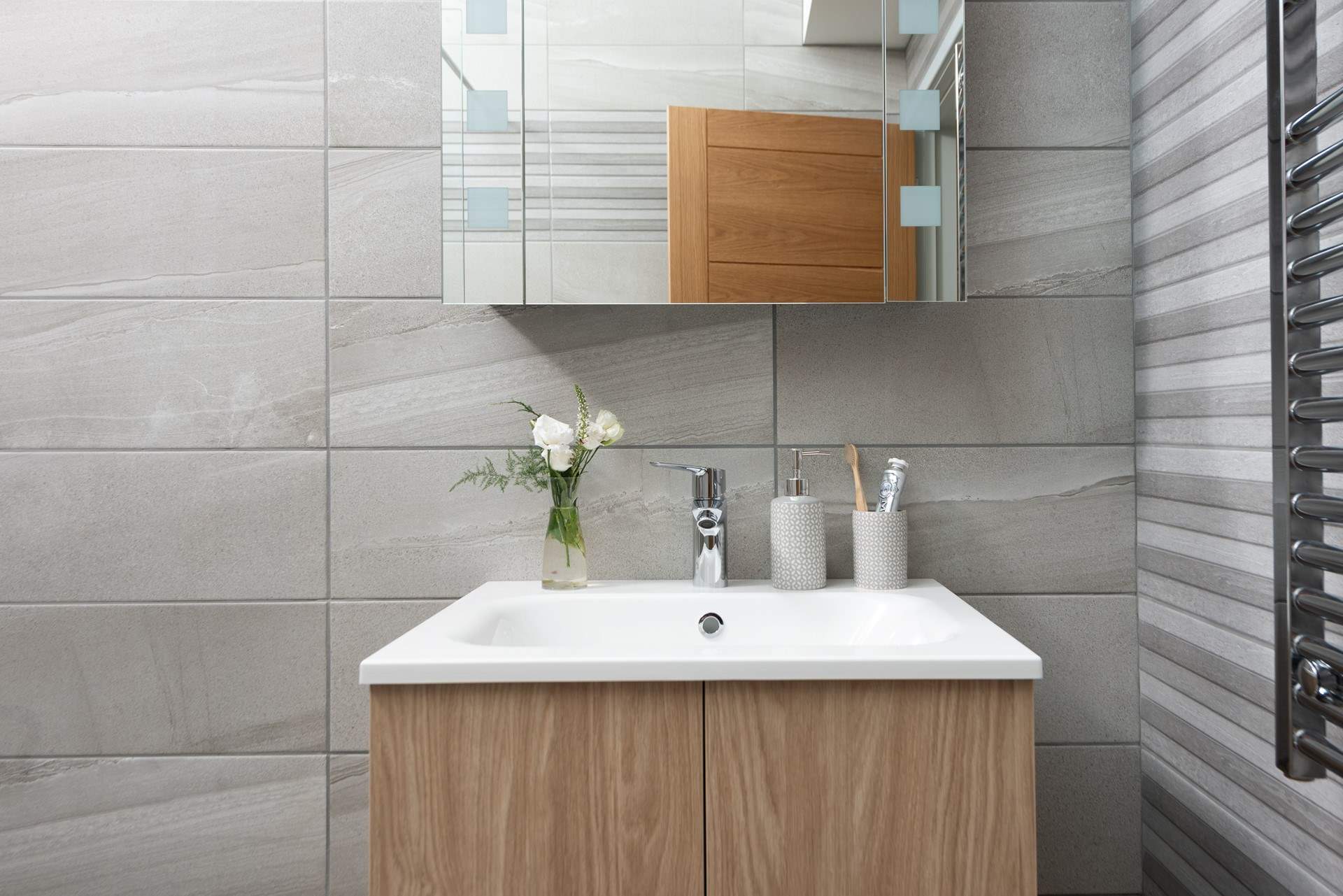 The contemporary shower-room.