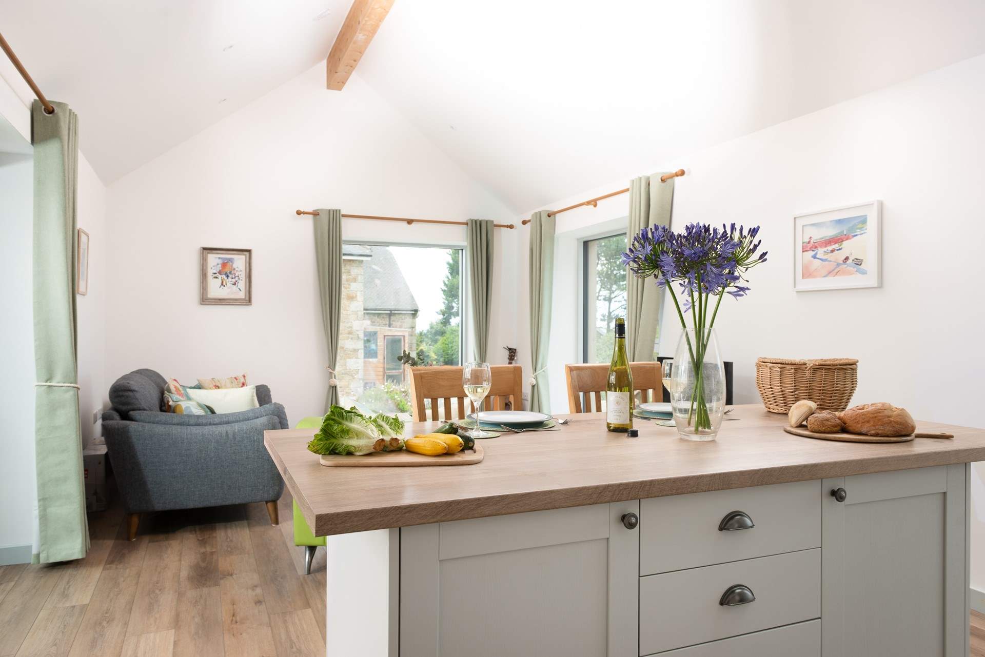 The kitchen is beautiful.