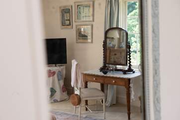 A lovely area to get ready at the start of the day.