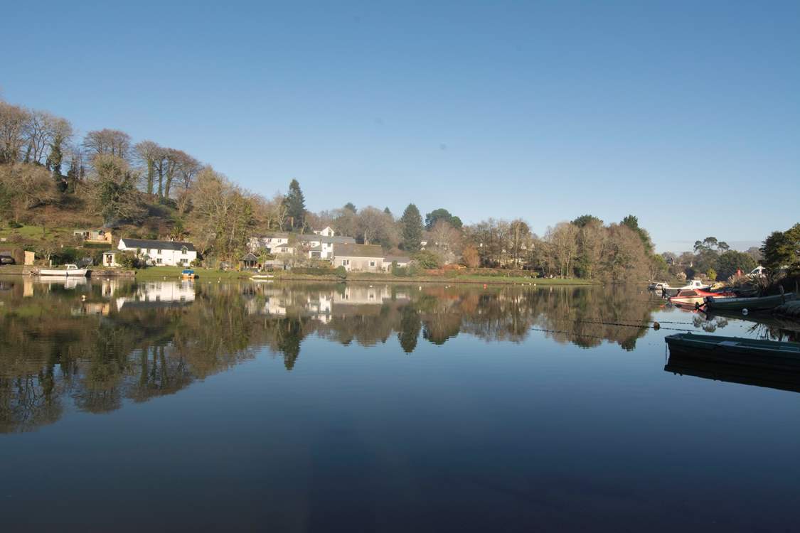 At the nearby village of Lerryn, said to the inspiration for Kenneth Graeme's 'Wind in the Willows' you can watch the comings and going along the river, or discover the wooded creekside walks.