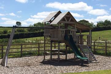 The children will love the shared play area.