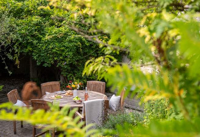 A perfect spot for morning coffees and leisurely lunches.