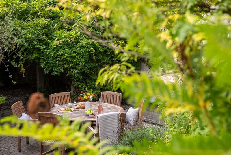A perfect spot for morning coffees and leisurely lunches.