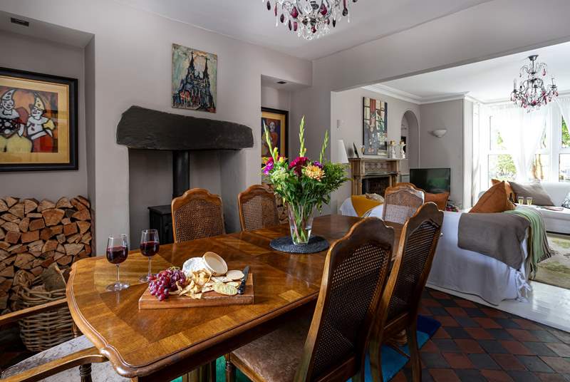 Enjoy memorable holiday meals gathered around the dining-table.