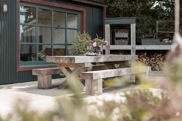 The wood-fired barbecue area is such a great feature!