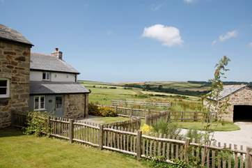Welcome to Harris Cottage, the perfect hideaway.