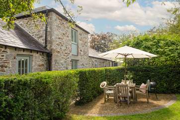 Converted from original farm buildings, the delightful Diggery is one of six cottages that sits around the courtyard at Restormel Estate.