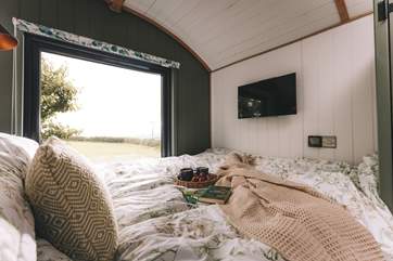 Soak up sweeping vistas of Dartmoor and the South Hams countryside, whilst snuggled in a cocoon.