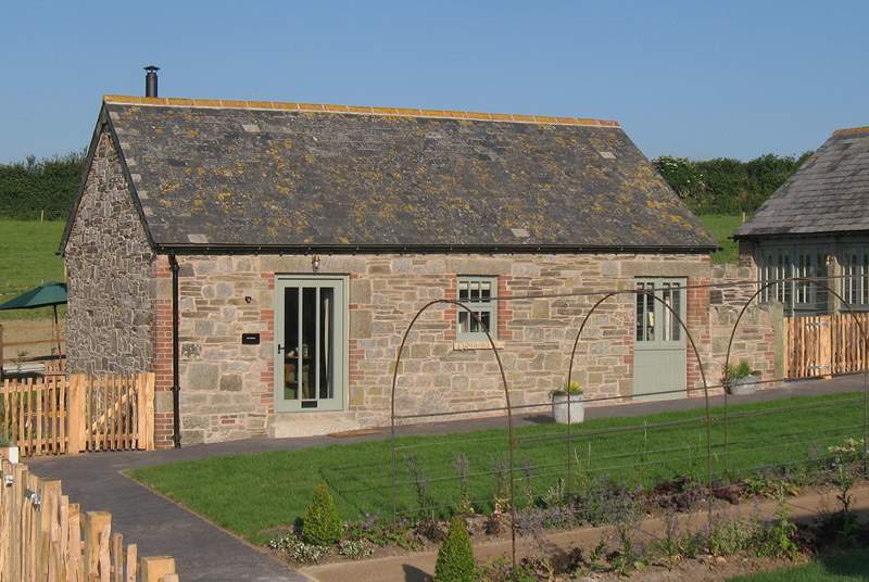 Welcome to Hoopers, a single-storey conversion at Loskeyle Farm.