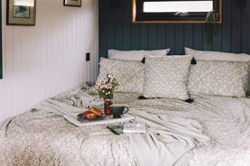 We really wouldn't blame you for spending your mornings tucked up here!