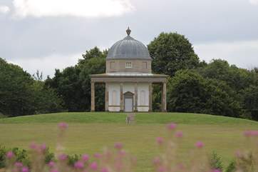 Hardwick Country Park is less than a 10 minute drive away, with beautiful grounds to be explored, seasonal events and an onsite cafe.