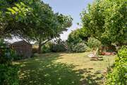 Spend time relaxing in the pretty garden, under a shady tree or up on the raised deck, the choice is yours.