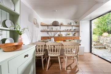 The delightful kitchen/dining-room.