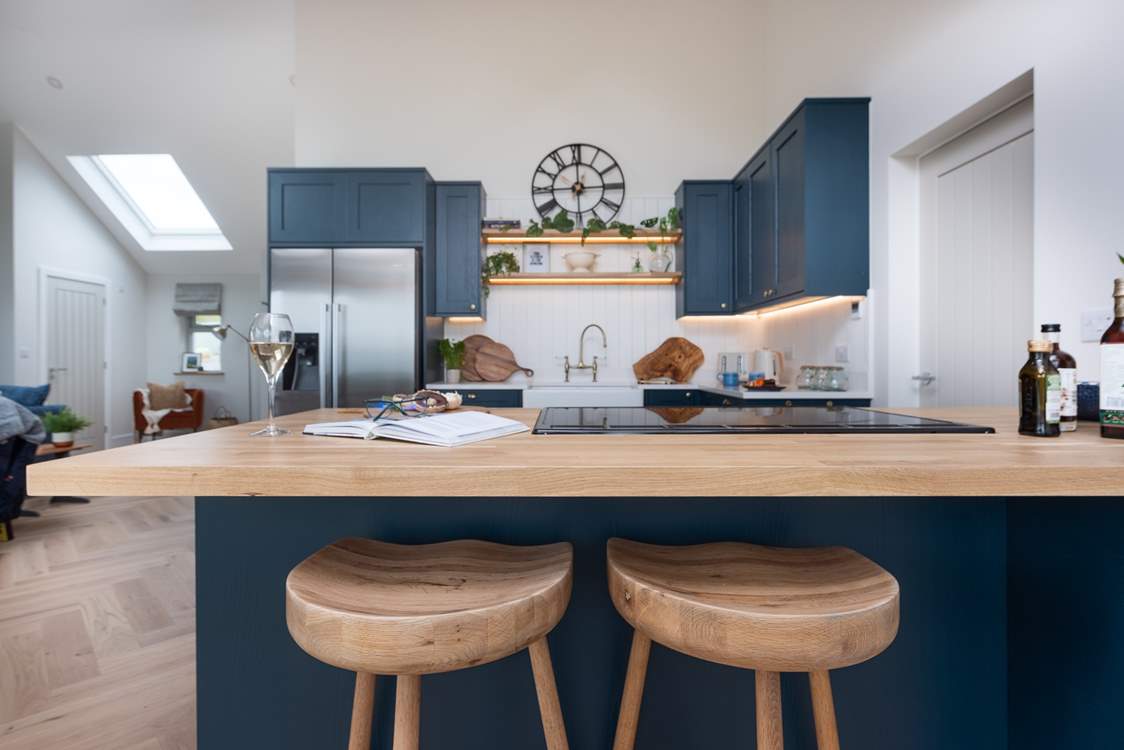 Fancy a snack - pull up a pew at the breakfast-bar.