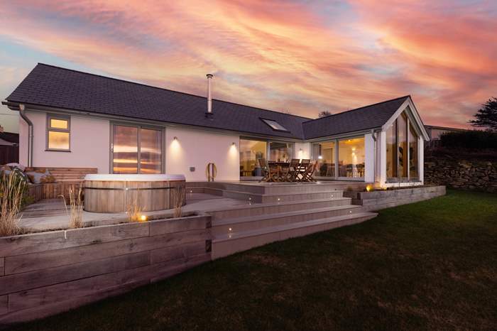 Mandalay is a 3 bedroom, dog friendly holiday cottage near Bodmin, North Cornwall.