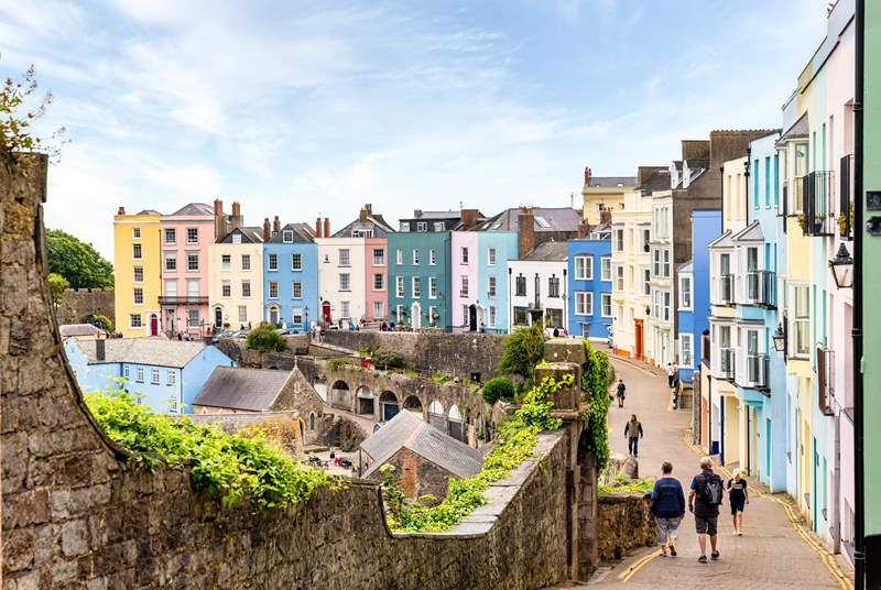 Beachscape nestles on the lane to the harbour and the beach, just a stroll to the restaurants, cafes and shops in Tenby. 
