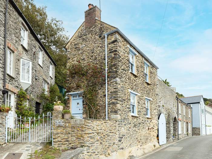 The Blue House, Sleeps 3 in Portloe