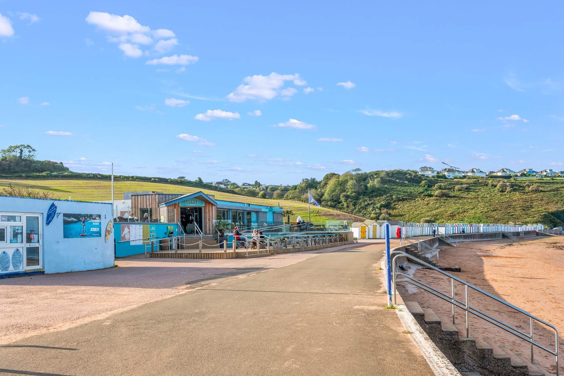Should sandcastle building be the order of the day, the beautiful sandy beach at Broadsands is only 10 minutes away (via car), complemented by two gorgeous cafes too, a great day out for all the family.