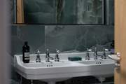 A double sink in the family bathroom, move over darling!