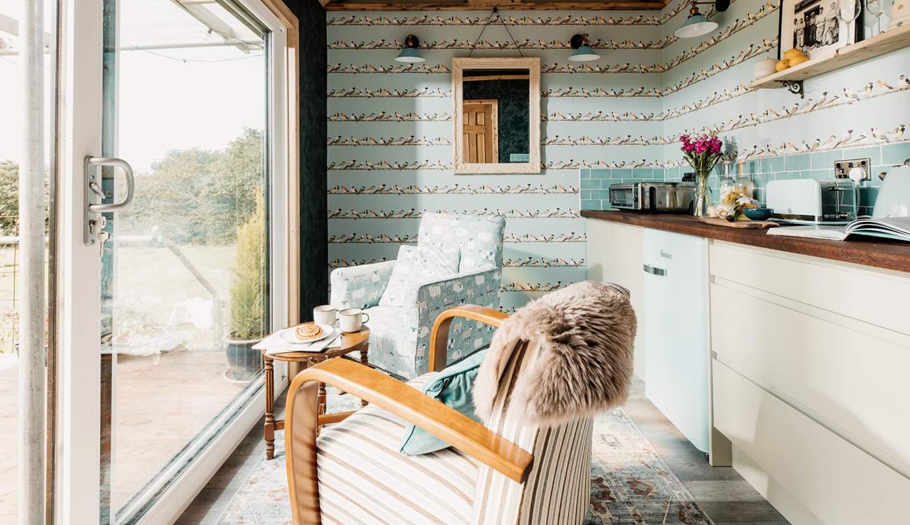 Wholesome interiors adorn the inside space, echoing the natural outside world. 