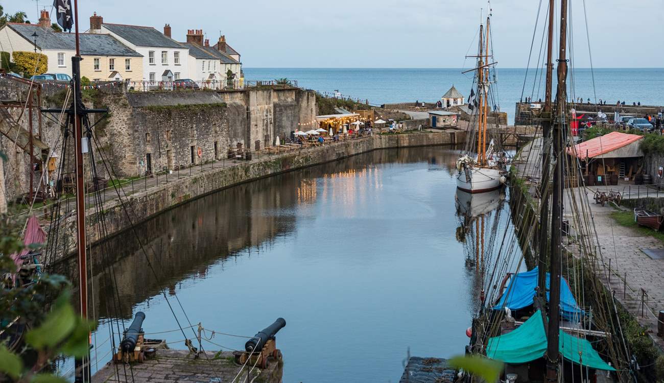 The historic Charlestown Harbour sits on the south coast, only 30 minutes away!