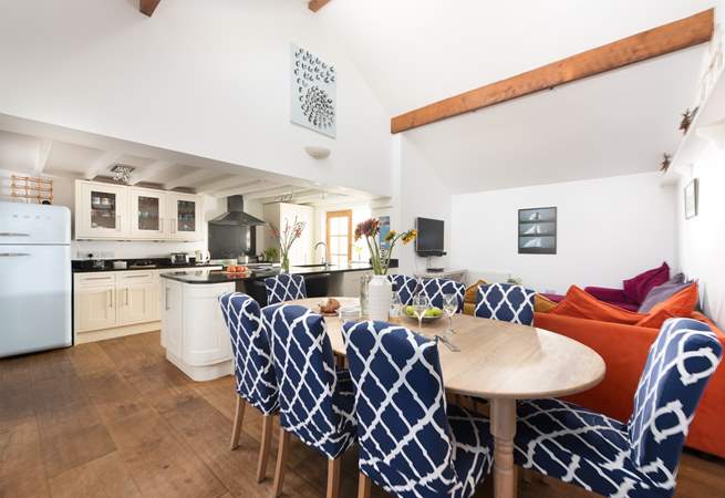 The sociable open plan layout allows everyone to gather together.
