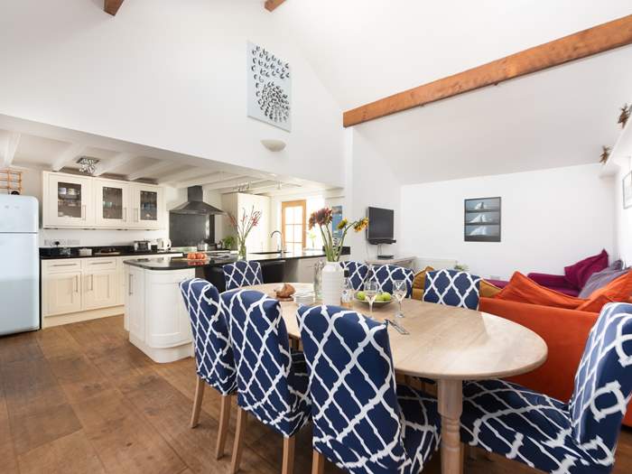 Newton Cottage, Sleeps 9 in St Mawes