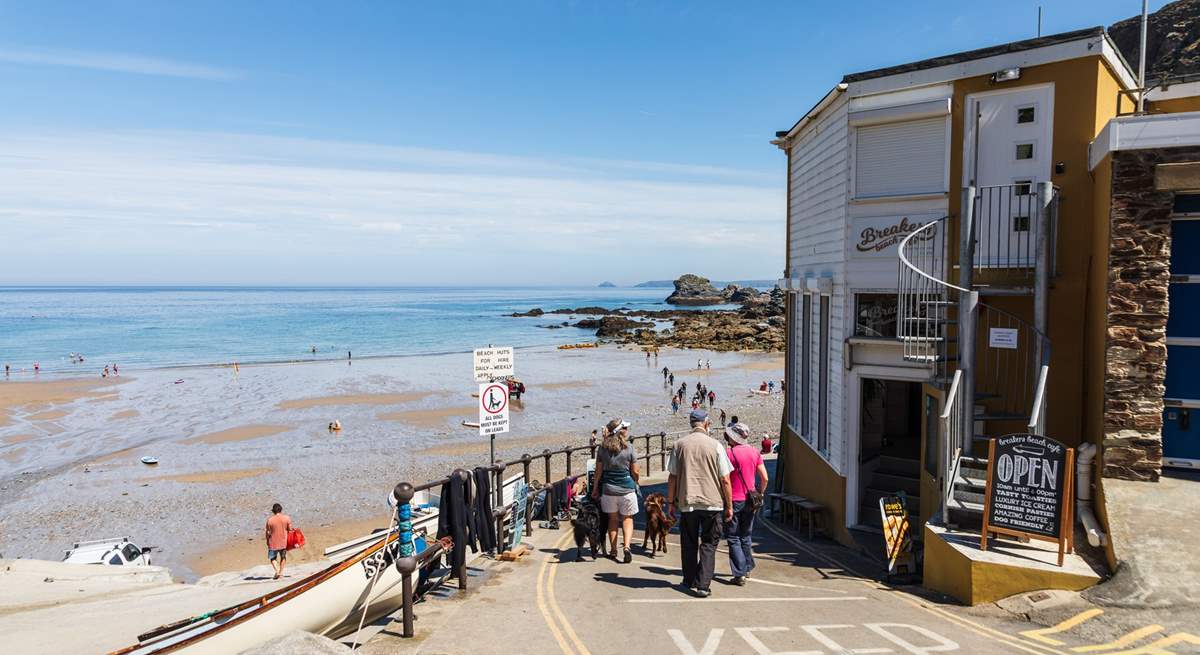 Cornwall is famous for its beachside cafes, all serving delicious locally-sourced food and drinks! 