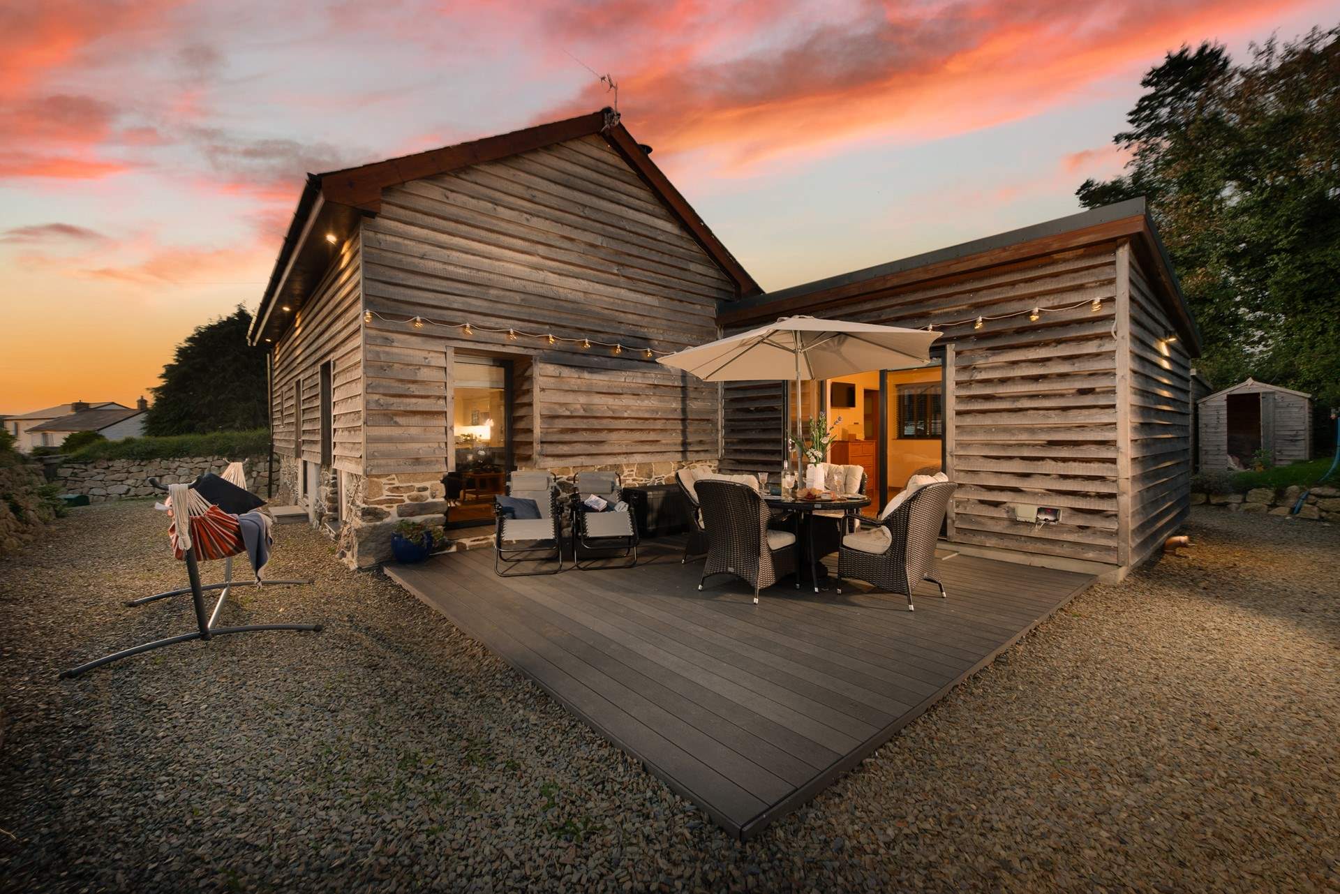 The deck is the perfect spot for a pre dinner aperitif whilst swallow spotting. 