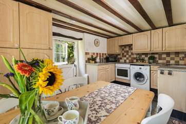 Open the stable-door and enjoy a fabulous family brunch in the kitchen/diner.