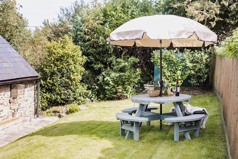 The perfect spot to enjoy a barbecue or watch the children play!