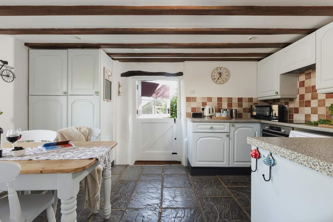 Open the stable-door and enjoy a fabulous family brunch in the kitchen/diner.