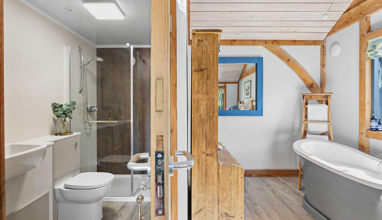 The en suite shower-room.