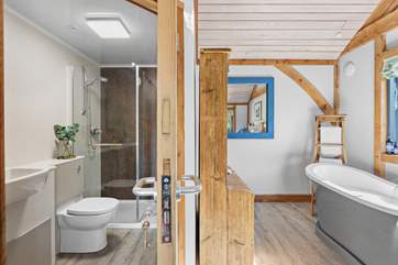 The en suite shower-room.