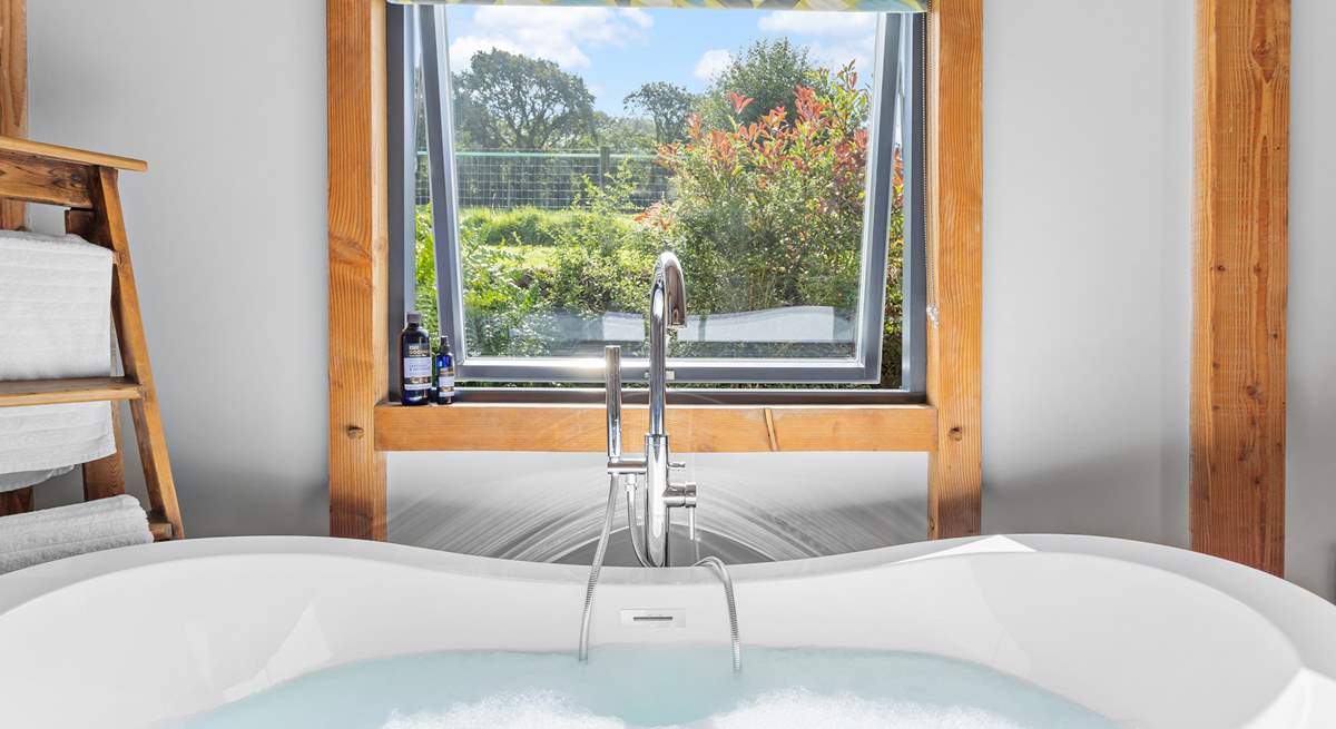 A bath with a view that offers pure indulgence!