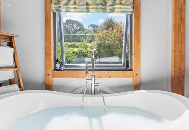 A bath with a view that offers pure indulgence!