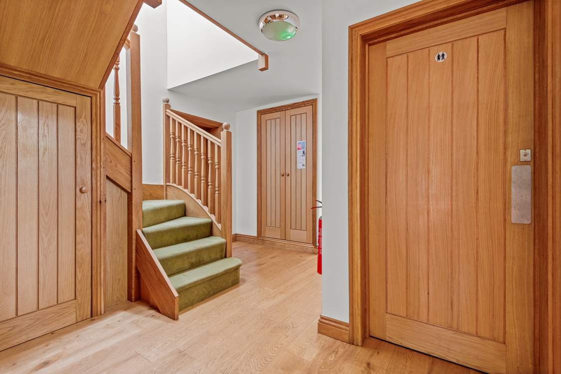 The entrance hall offers numerous toilet facilities.