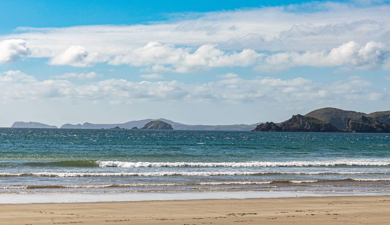 Enjoy the mesmerising sea views and the craggy Pembrokeshire cliffs from Seaholm. 