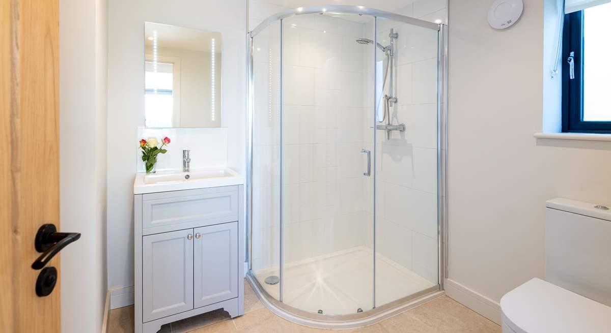 Sleek and stylish en suite shower-room for Bedroom 1.