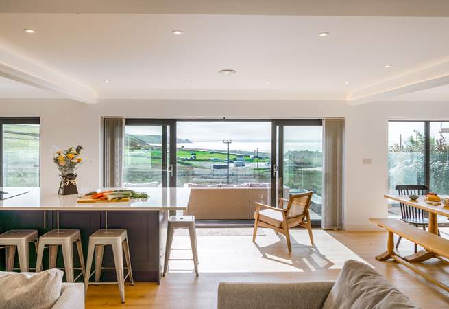 Gorgeous open plan living space surrounded by the ocean and rolling countryside. Take in the magnificent views from the balcony, relax on the luxurious rattan sofas and enjoy the sound of the sea.