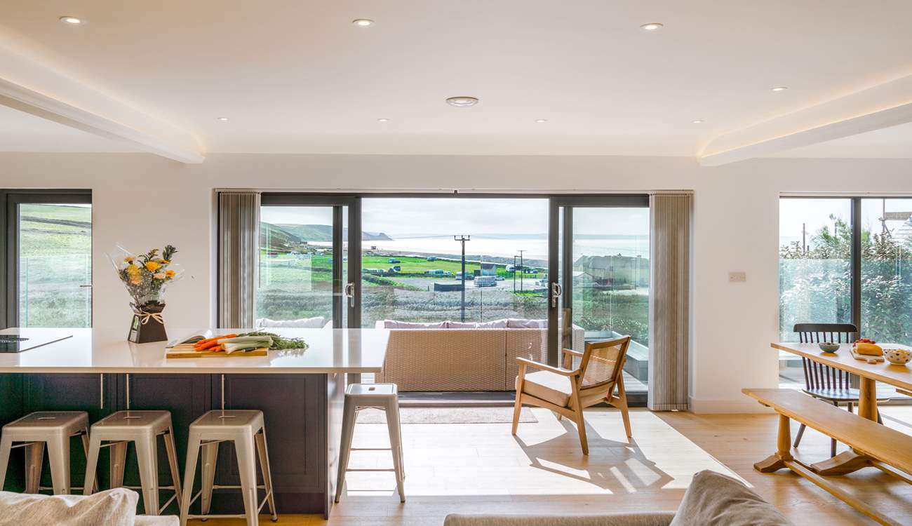 Gorgeous open plan living space surrounded by the ocean and rolling countryside. Take in the magnificent views from the balcony, relax on the luxurious rattan sofas and enjoy the sound of the sea.