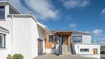 Welcome to Seaholm, just a stone's throw from the splendour and surf of  Newgale Beach. 