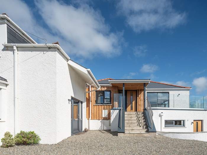 Seaholm, Sleeps 10 in St Davids